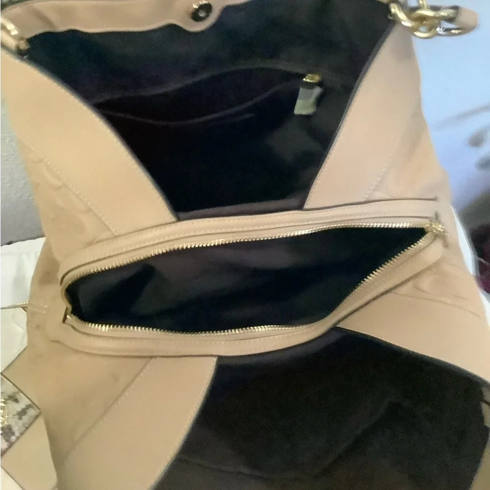 Coach Signature Shoulder Bag - Picture 5 of 5